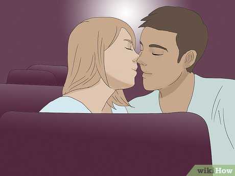 Как поцеловать девушку на первом свидании. После прочтение данной статьи, вы будете готовы к вашему первому поцелую. Не настаивайте. Во время первого поцелуя девушка не оценит ваш напористый нрав. Пусть все пройдет естественно.