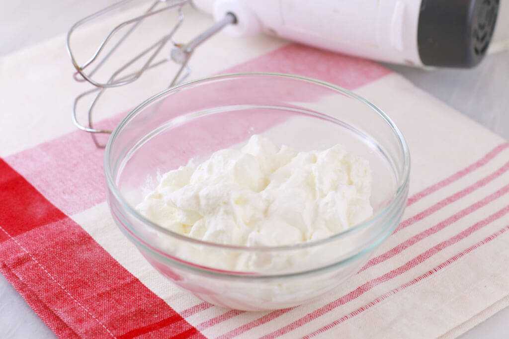 Как сделать сливки из молока в домашних условиях – три лучших способа