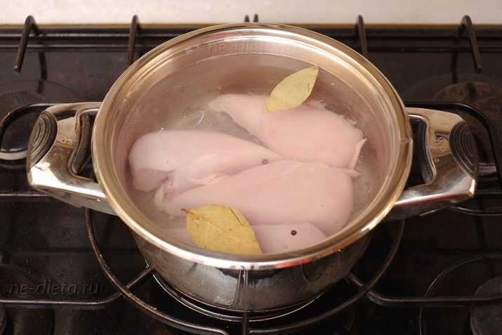 Сколько варить курицу для супа в кастрюле и пароварке
