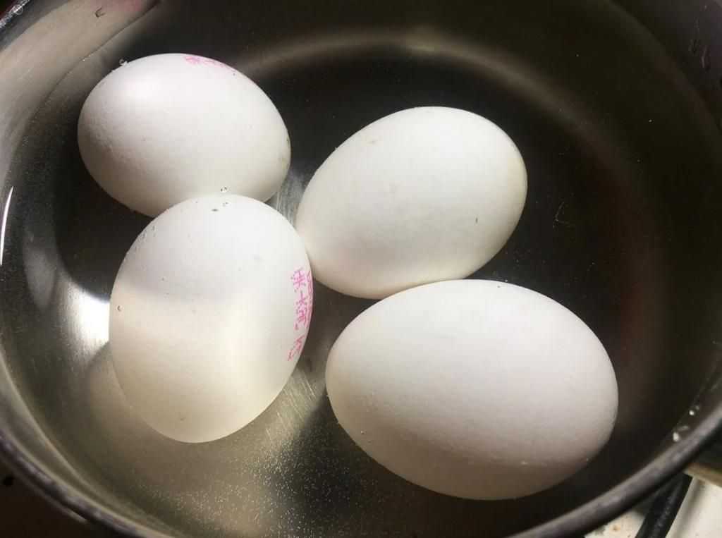 Лопаются яйца при варке, что делать? как правильно варить яйца, чтобы не лопнули?