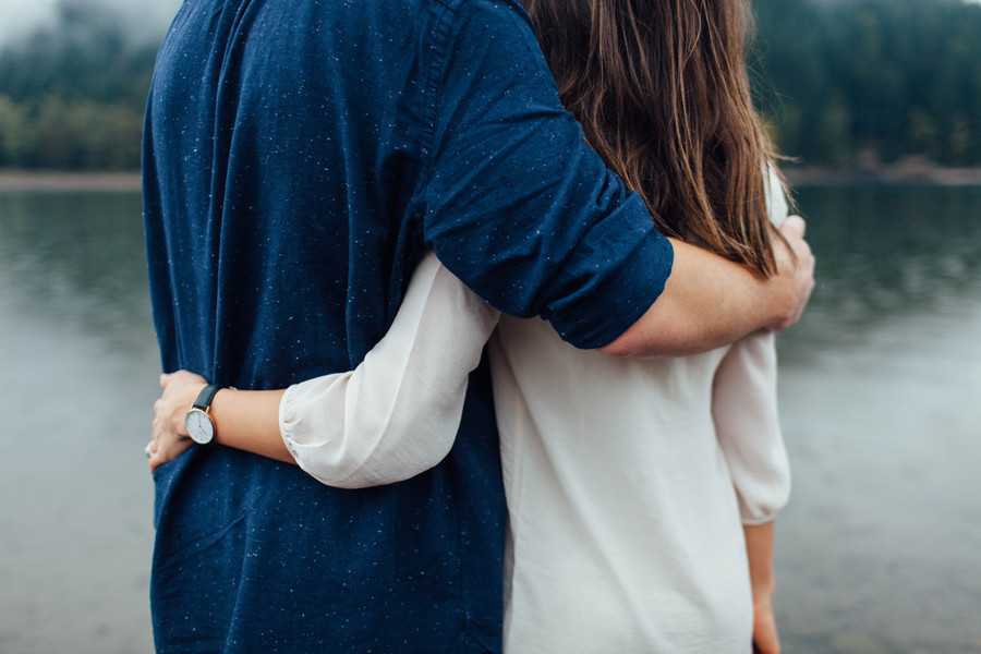 Как правильно обнимать девушку: инструкция и советы. девушка с парнем обнимается - психология отношений