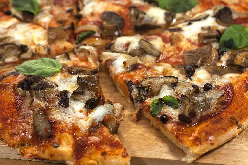 Как приготовить пиццу без духовки: практические советы