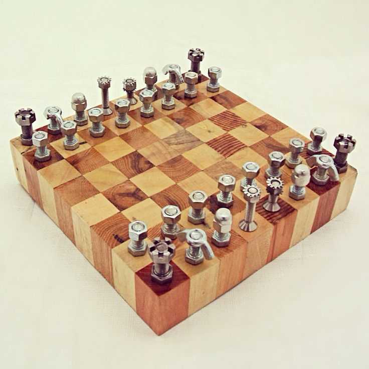 Как сделать шахматные фигуры своими руками Шахматы — интересная настольная игра, которая требует определенной стратегии действий и терпения К сожалению, часто наборы шахмат стоят достаточно дорого Но если вы ищете более дешевый вариант