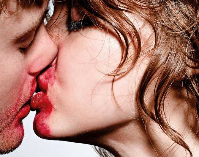 Как целоваться с языком: техника и правила французского поцелуя