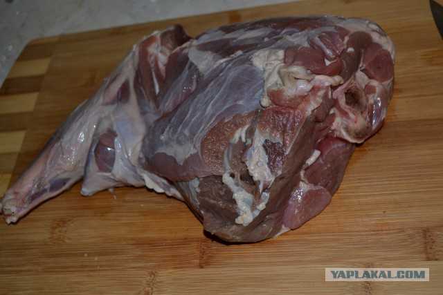 Как готовится свиная и баранья рулька в тандыре, традиционный рецепт?