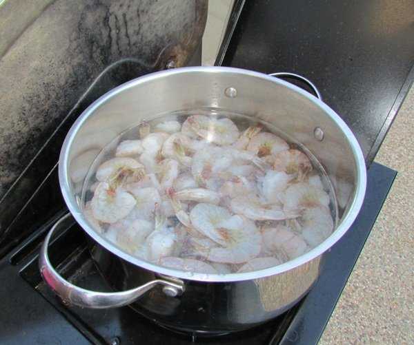 Как варить креветки вкусно (замороженные, очищенные, неочищенные)?