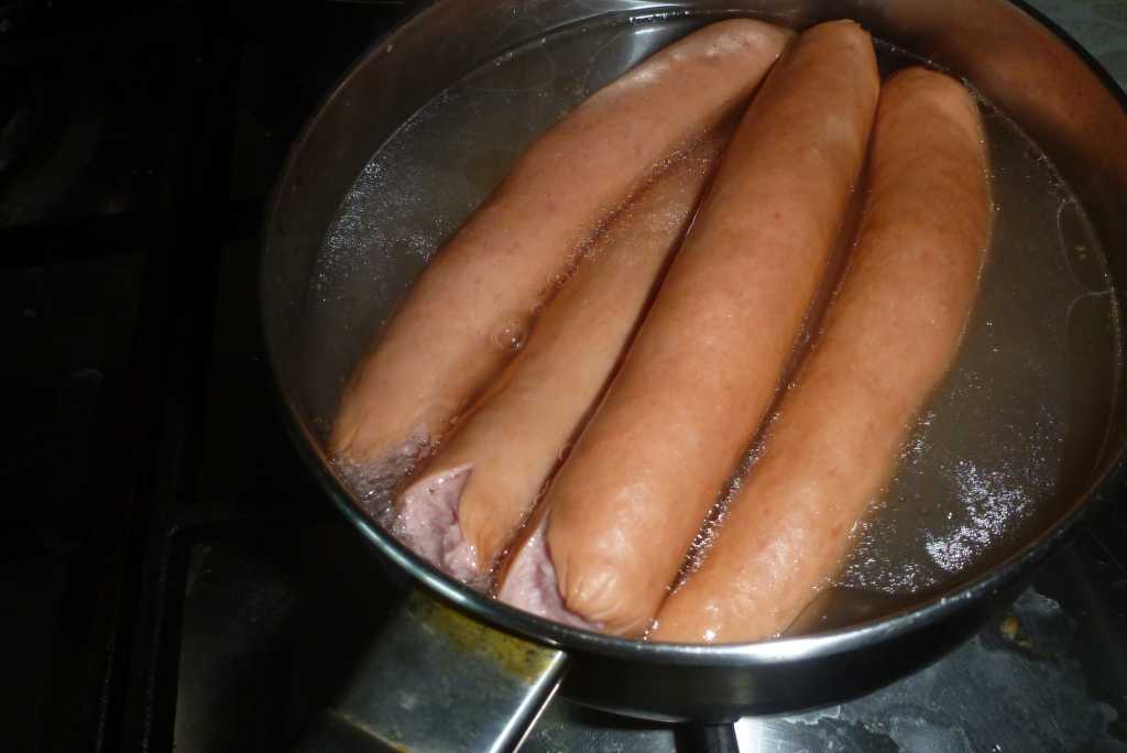 Сколько минут варить замороженные сосиски. как варить сосиски: особенности, время готовки и важные нюансы