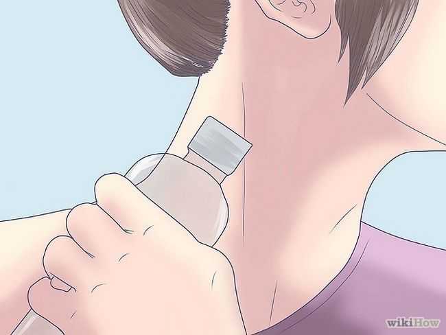 Что такое засос и как быстро убрать и замаскировать гематому на шее, щеке, губе или груди?