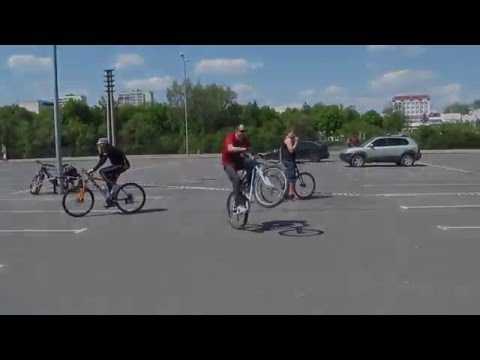 Трюки на мотоциклах. стантрайдинг.
