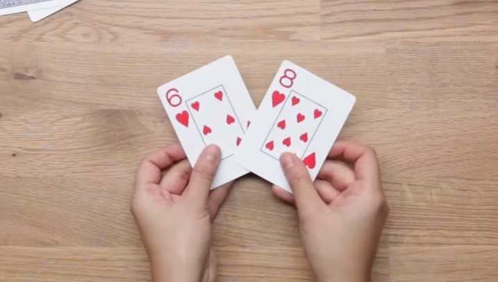 9 простых карточных фокусов для начинающих  | playboy