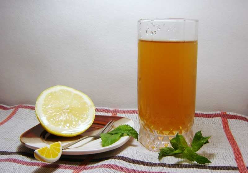 Холодный вечер холодный чай. Холодный чай. Холодный чай с сахаром и лимон. Как сделать холодный чай. Как сделать холодный чай в домашних условиях.