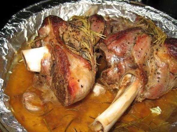 Как приготовить вкусную, сочную свиную рульку, запечённую в духовке — рецепты приготовления