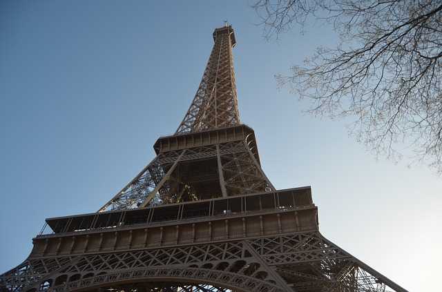 Как строили эйфелеву башню и почему парижане хотели ее разобрать • всезнаешь.ру