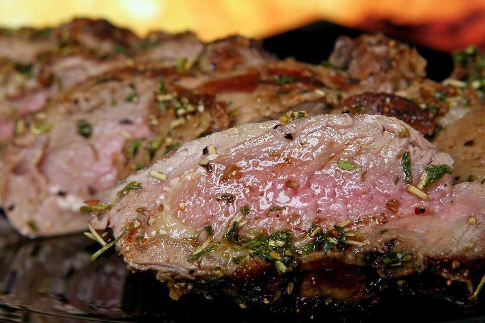 Стейки из свинины в духовке, рецепт приготовления сочных свиных стейков с фотографиями