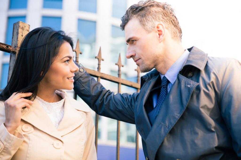 Как манипулировать мужчиной, чтобы он влюбился по уши — инструкция по применению