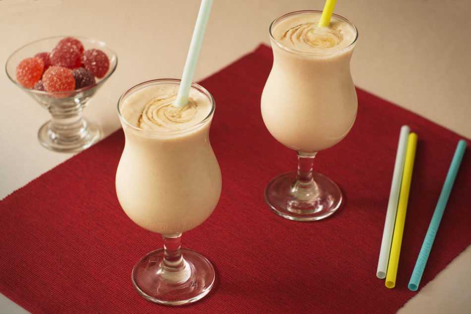 Как сделать молочный коктейль с мороженым в домашних условиях по рецепту с фото
