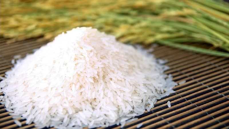 Как готовить жасминовый рис Мягкий вкус и сладкий запах жасминового риса делает данную разновидность крупы фаворитом среди любителей риса Только после освоения основной техники приготовления вы можете начать подавать жасминовый рис в