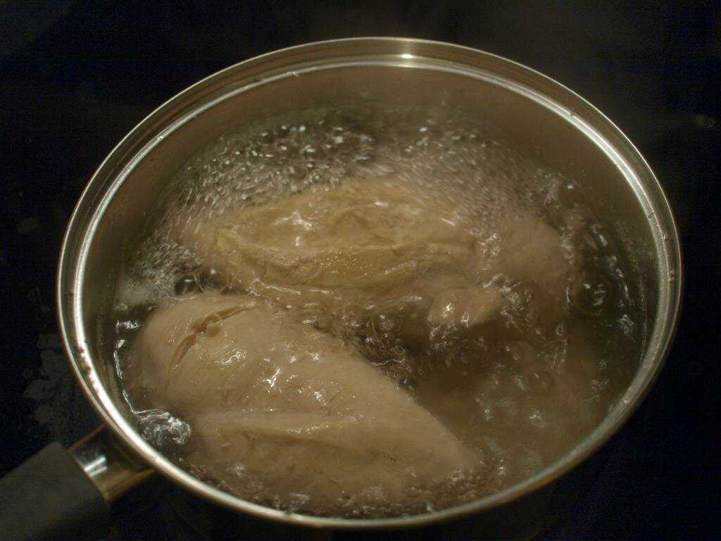 Сколько варить курицу для супа, чтобы получить наваристый бульон?