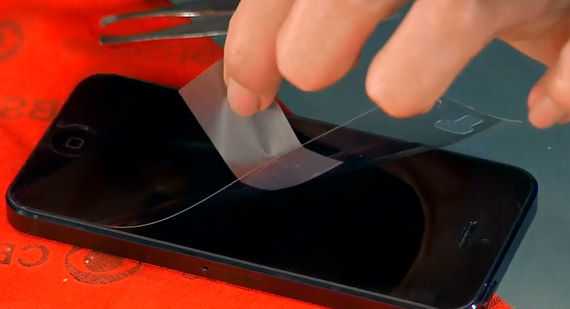 Как снять защитное стекло с телефона после его повреждения
