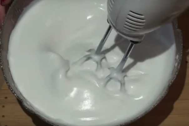 ✅ как сделать сливки из молока - основные принципы приготовления. как приготовить взбитые сливки в домашних условиях? - кнопкак.рф