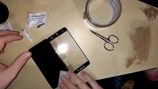 Как снять защитное стекло с телефона: простая инструкция