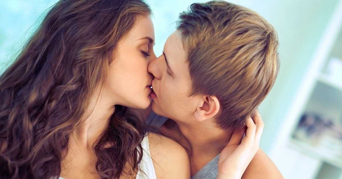 Как поцеловать человека в первый раз: 10 шагов
