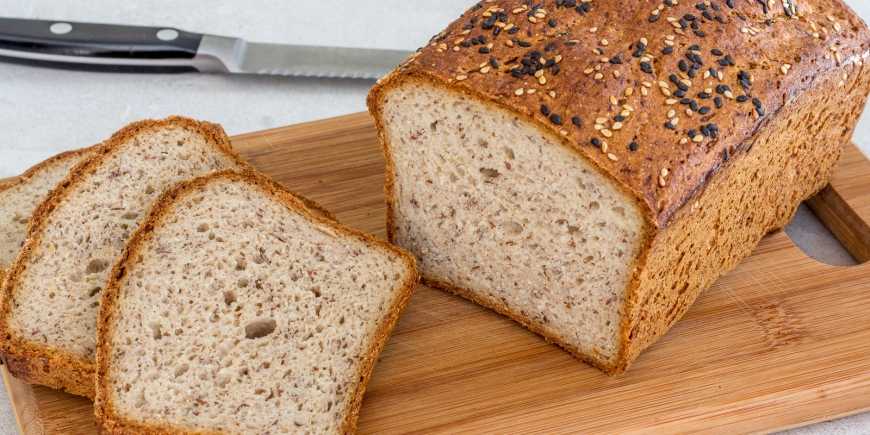 Хлеб заливной рецепт. Хлеб без глютена. Заливной хлеб. Безглютеновый хлеб и выпечка. Миндальный хлеб.