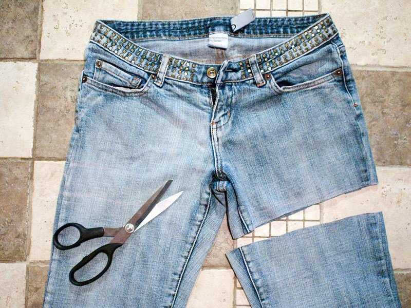Как складывать джинсы: 8 шагов (с иллюстрациями)