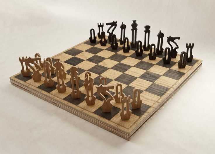 Как сделать шахматные фигуры своими руками Шахматы — интересная настольная игра, которая требует определенной стратегии действий и терпения К сожалению, часто наборы шахмат стоят достаточно дорого Но если вы ищете более дешевый вариант