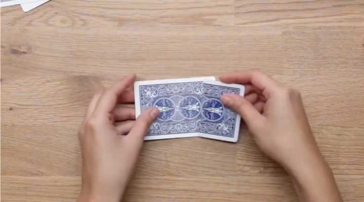 Простые карточные фокусы: 9 трюков для начинающих волшебников