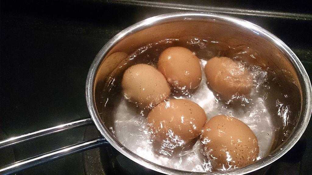 Как готовить яйца всмятку, вкрутую — время варки