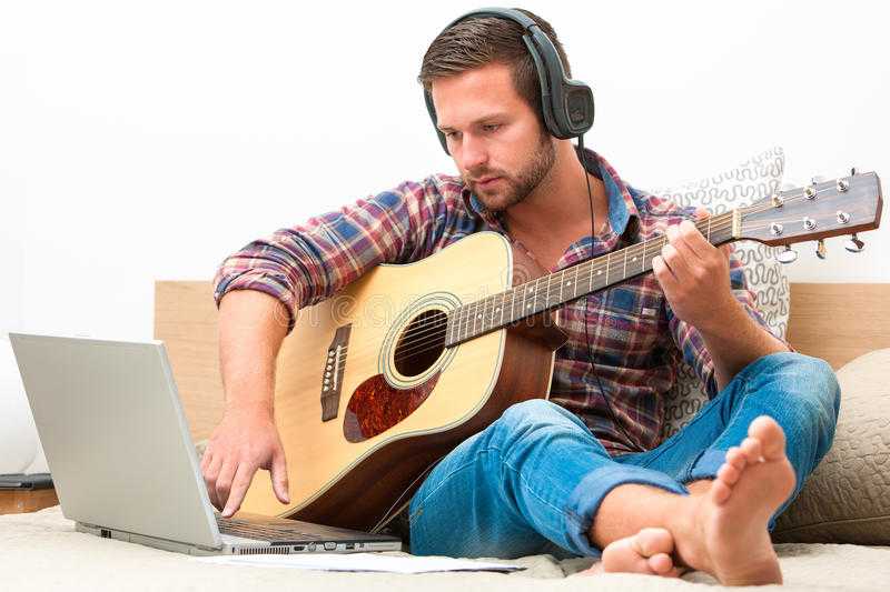 Гитара, занятия для детей  онлайн