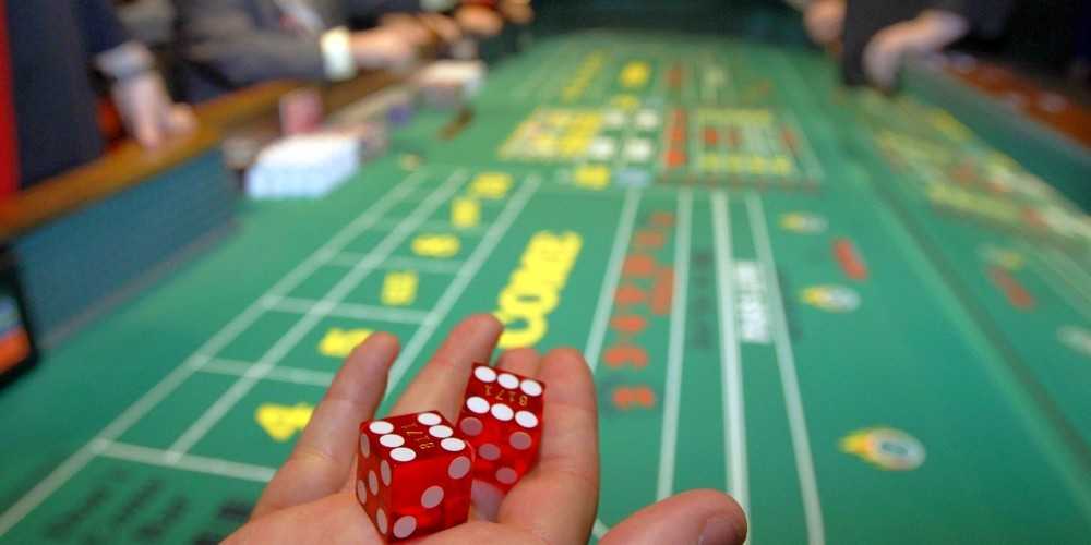 Правила игры в кости в казино: как играть на кубиках в крэпс